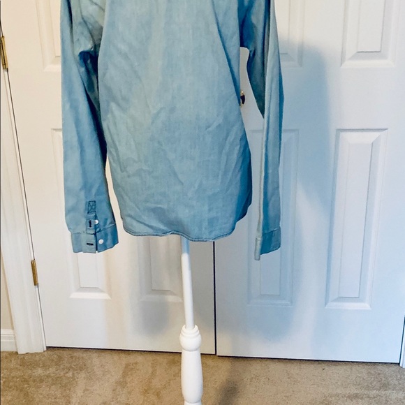 💙 NWOT Light Blue Button-Down Blouse - Picture 3 of 5